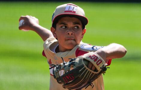 Carsynn Meyer's RBI single sparks Nevada's 12-2 rout of Ohio into LLWS title game